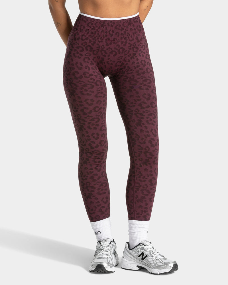 Contrastline Sculpt Scrunch Leggings "Leo Merlot"