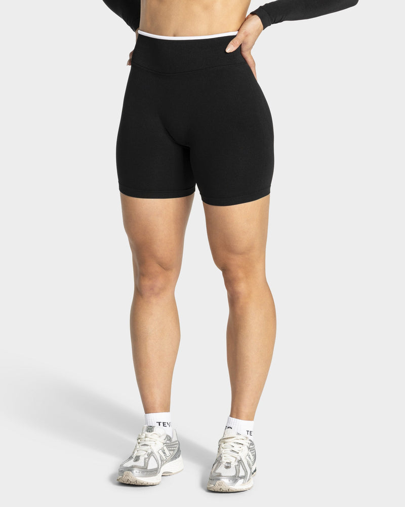 Contrastline Shorts "Schwarz"