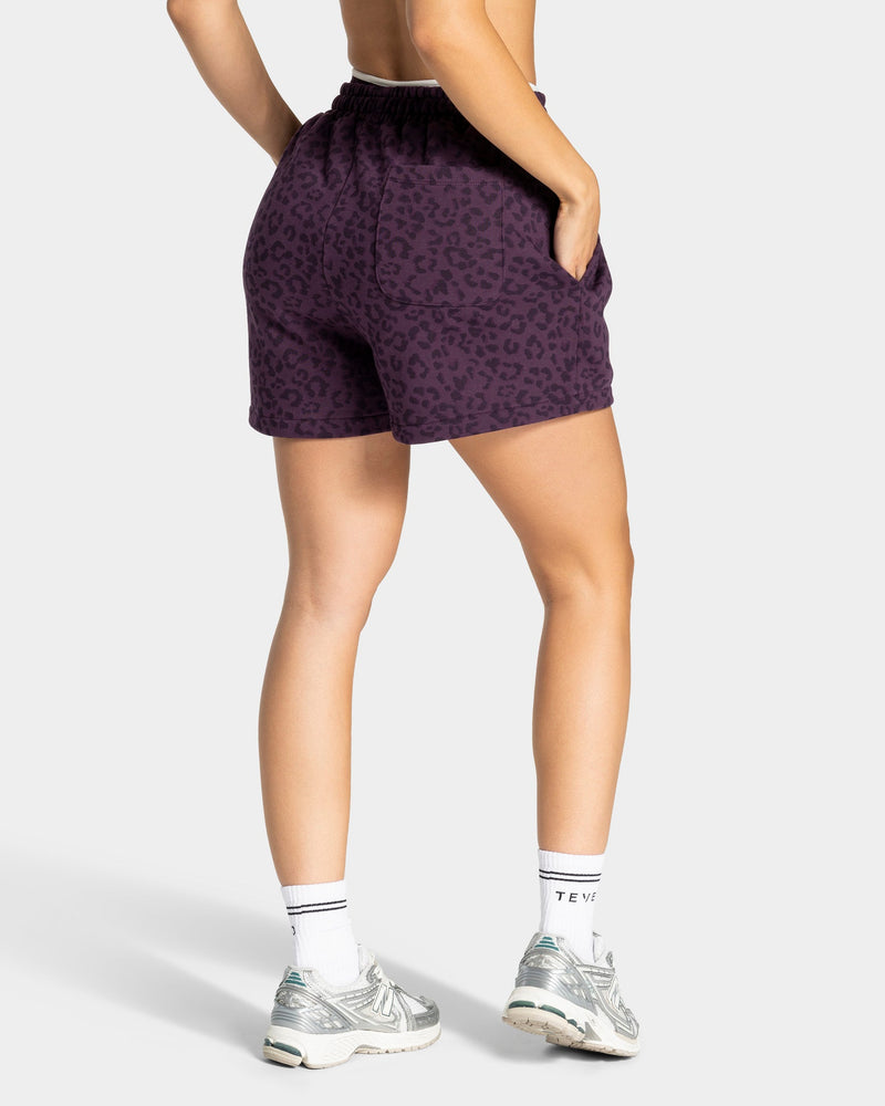 Contrastline Oversized Shorts "Leo Blackberry"