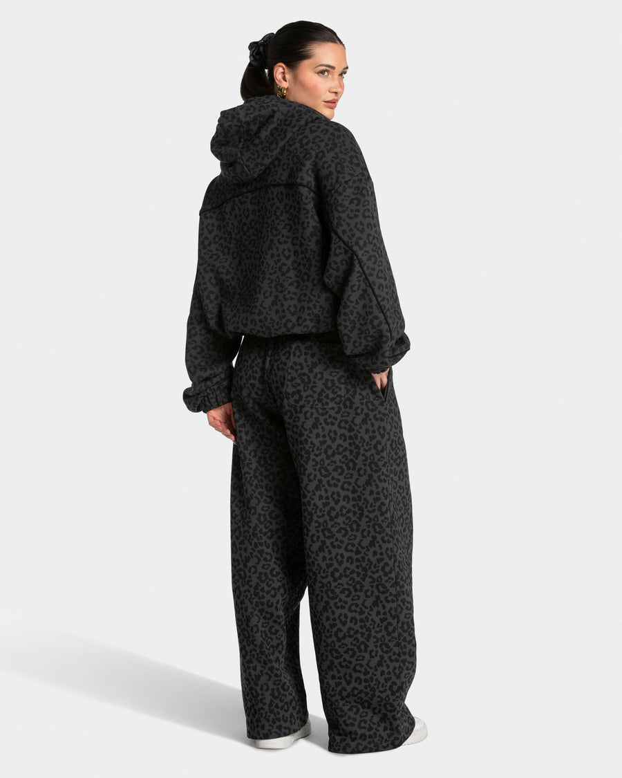 Contrastline Hooded Sweater "Leo Schwarz"