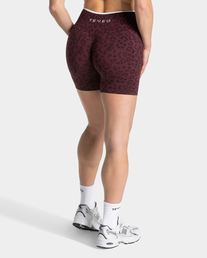 Contrastline Sculpt Scrunch Shorts "Leo Merlot"