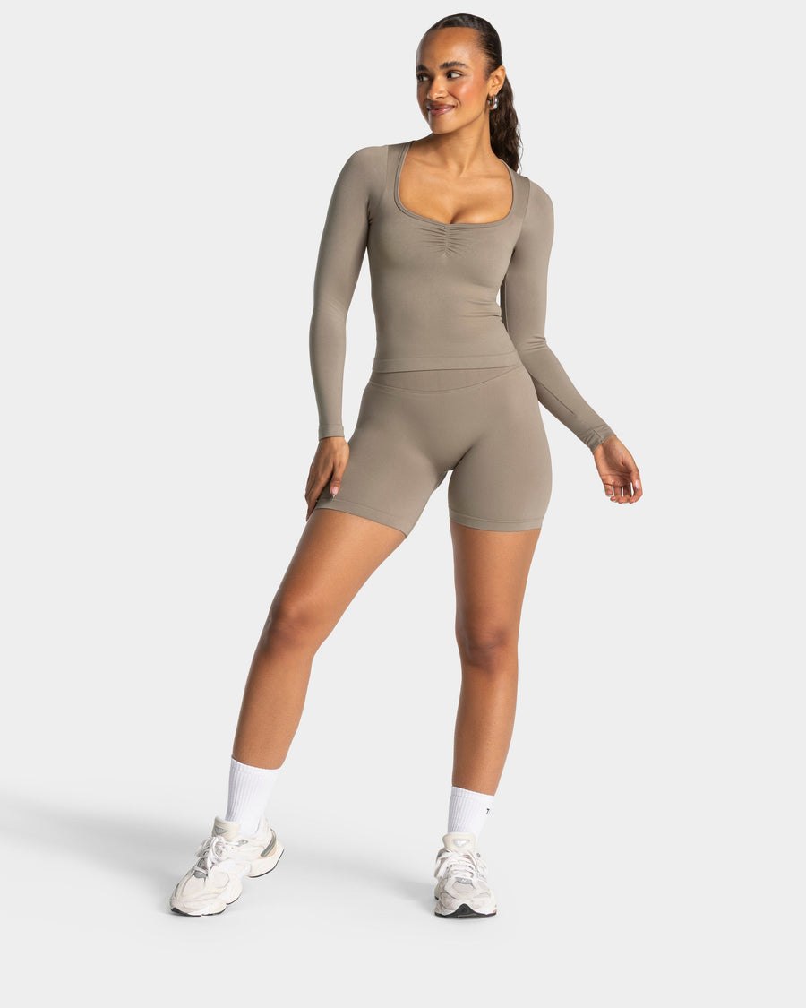 Charming Pro Lifted Scrunch Shorts "Khaki"