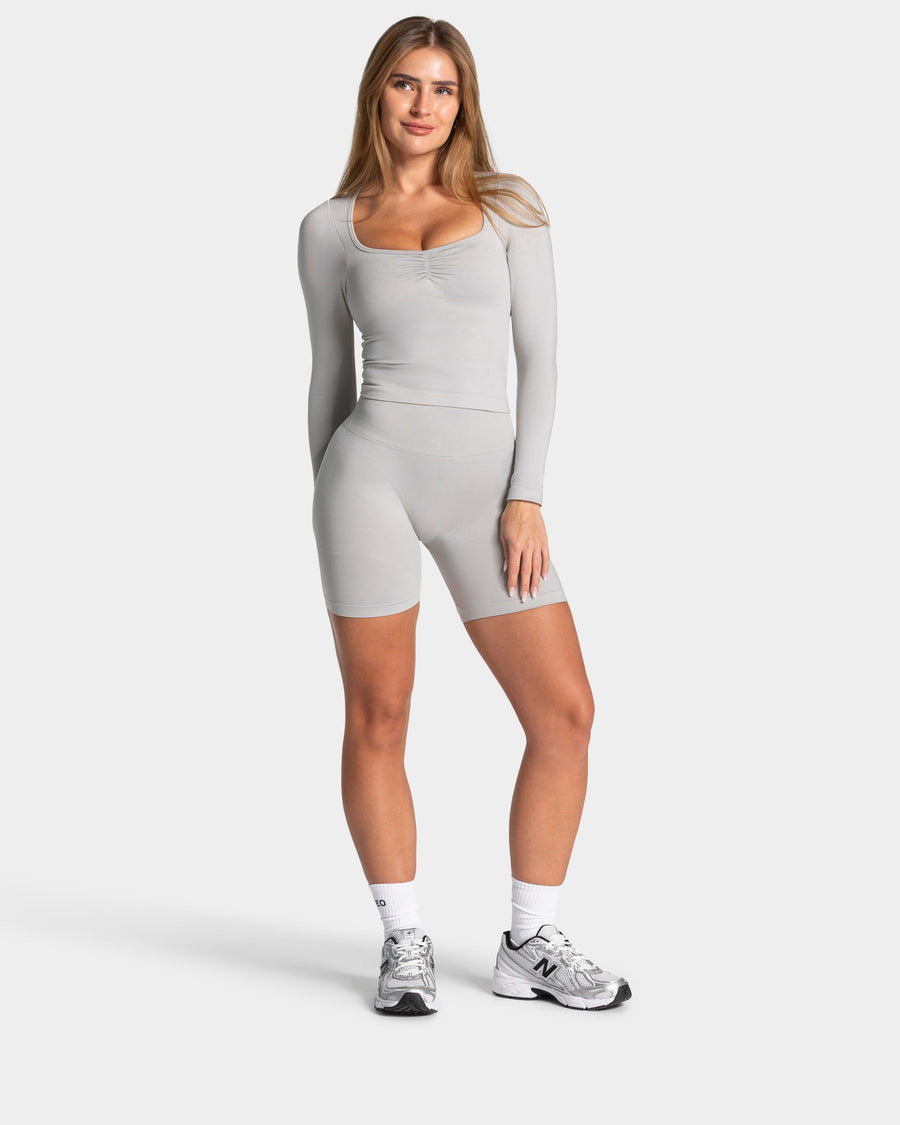 Charming Pro Lifted Scrunch Shorts "Moon"