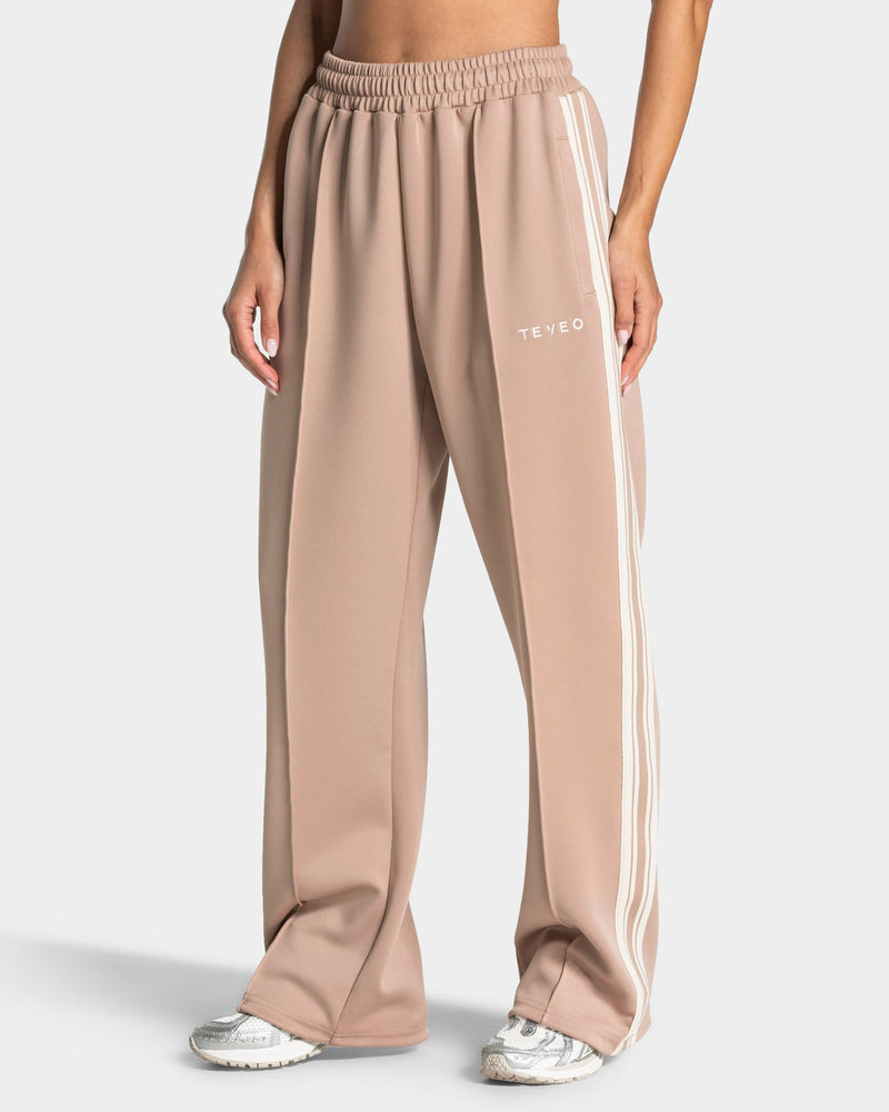 Club Straight Leg Jogger "Beige"