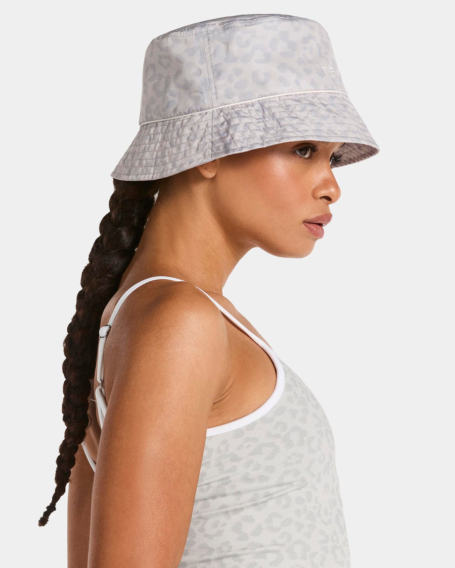 Contrastline Bucket Hat "Leo Hellgrau"