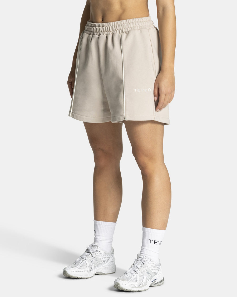 Contrastline Oversized Shorts "Cream"