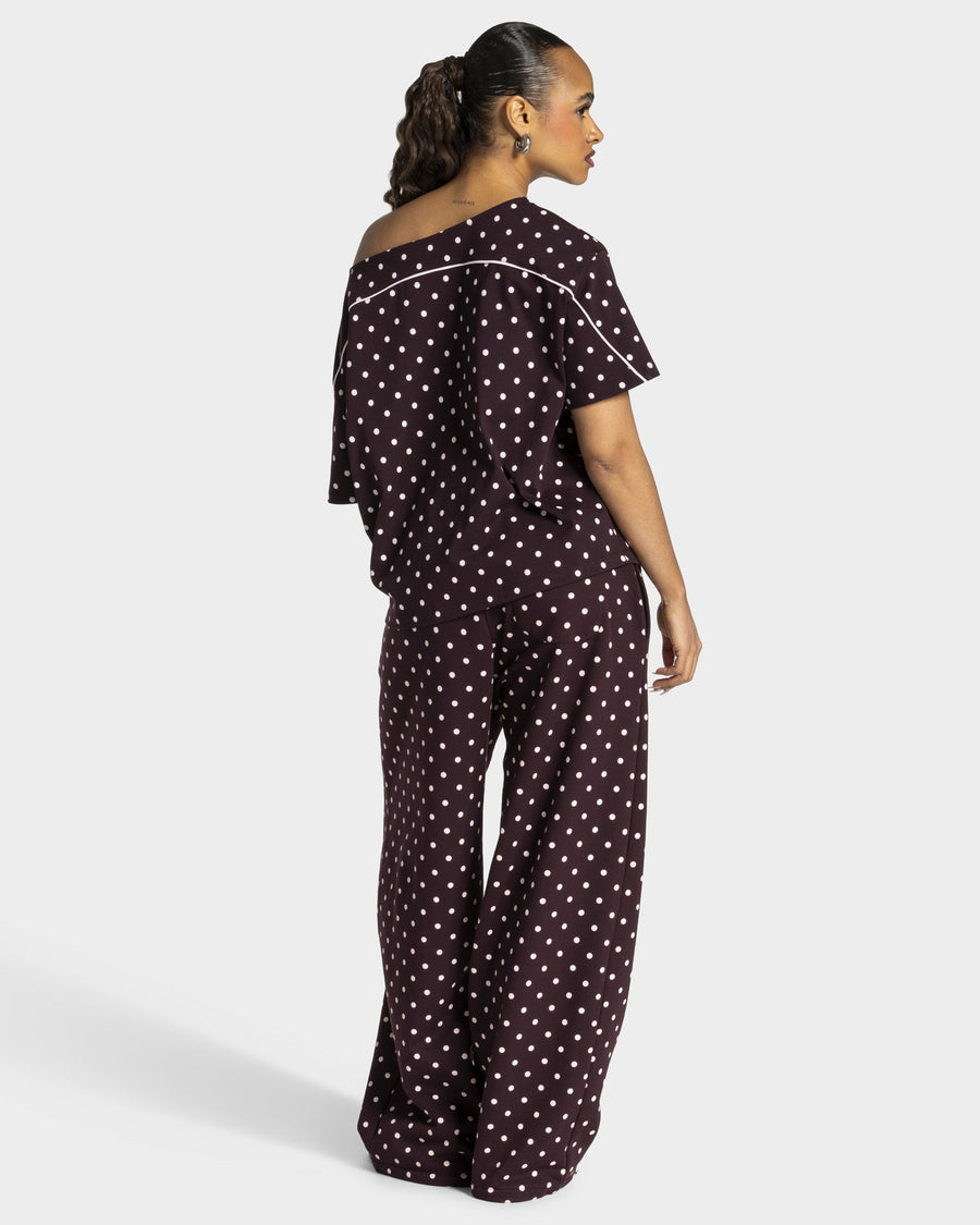 Contrastline Off-Shoulder T-Shirt "Polkadot Merlot"