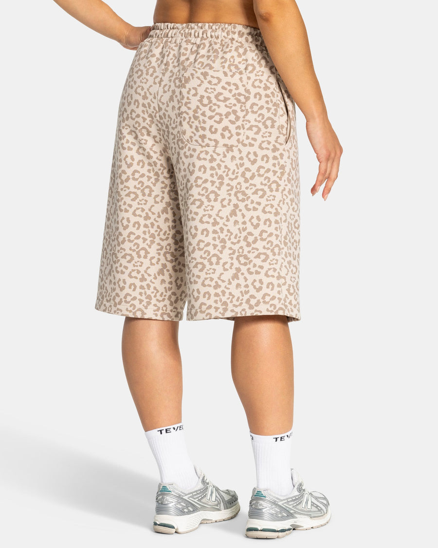 Contrastline Oversized Jorts "Leo Cream"