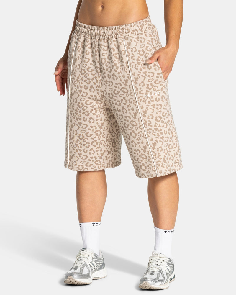 Contrastline Oversized Jorts "Leo Cream"