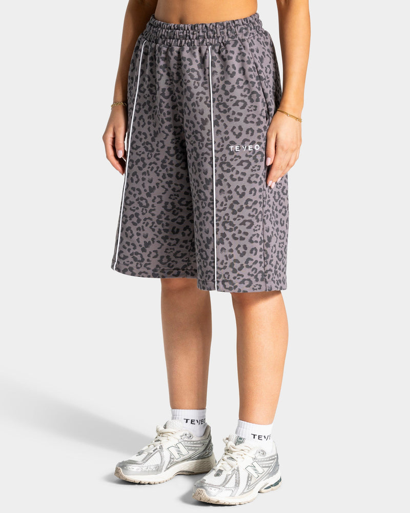 Contrastline Oversized Jorts "Leo Graphit"