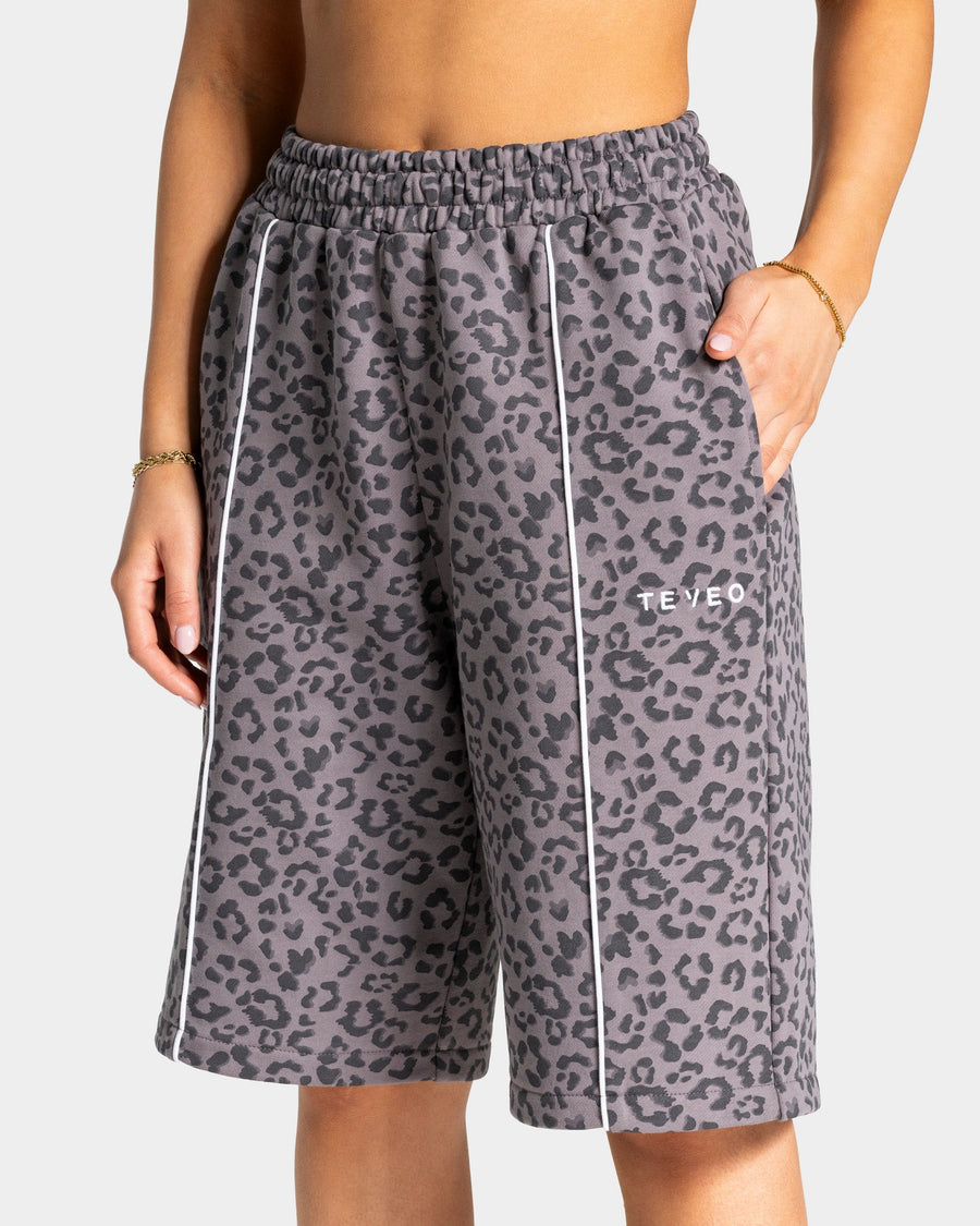 Contrastline Oversized Jorts "Leo Graphit"