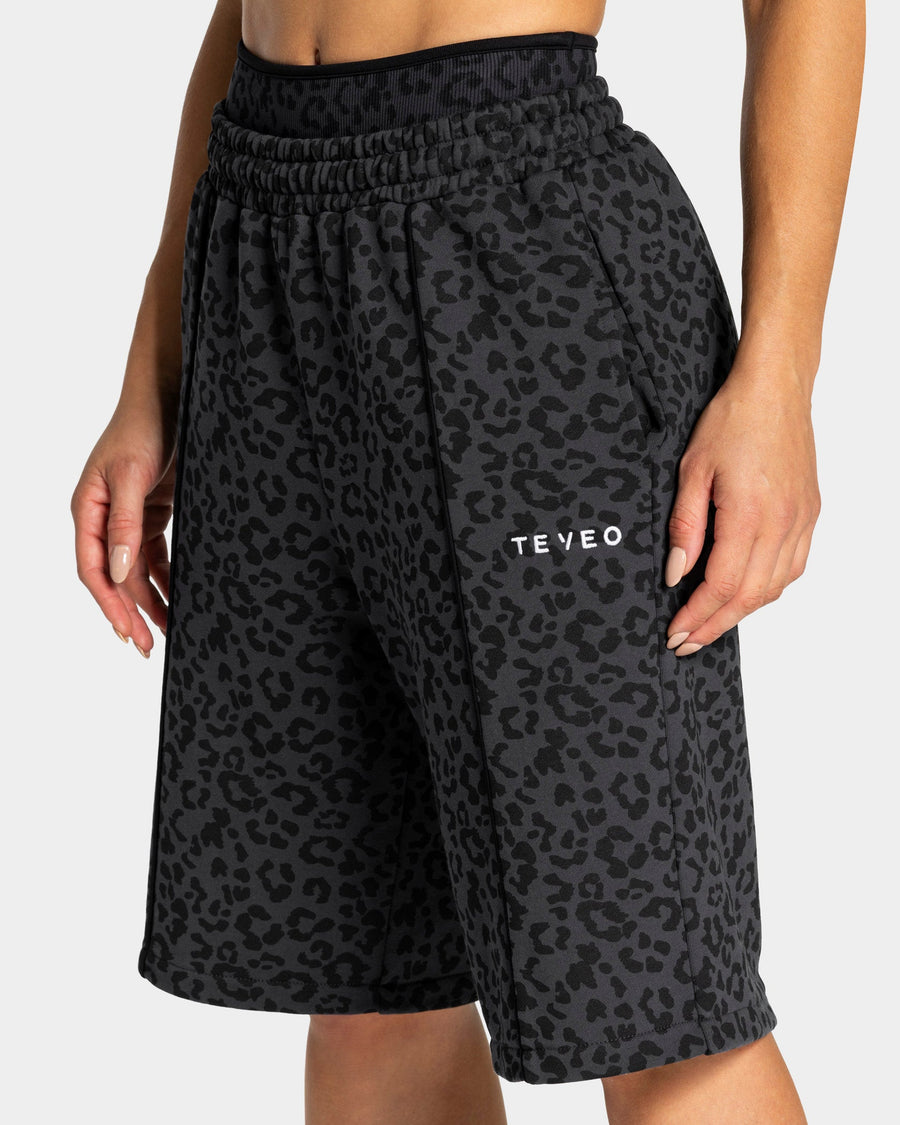 Contrastline Oversized Jorts "Leo Schwarz"