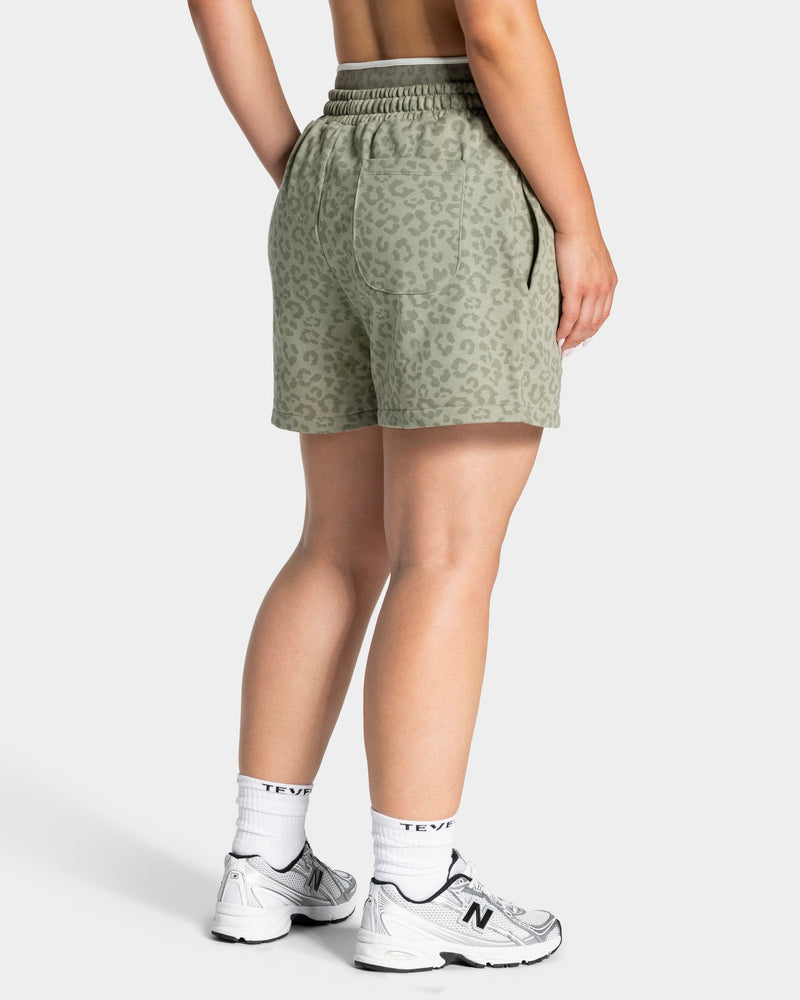 Contrastline Oversized Shorts "Leo Khaki"