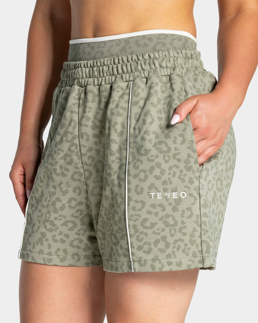 Contrastline Oversized Shorts "Leo Khaki"