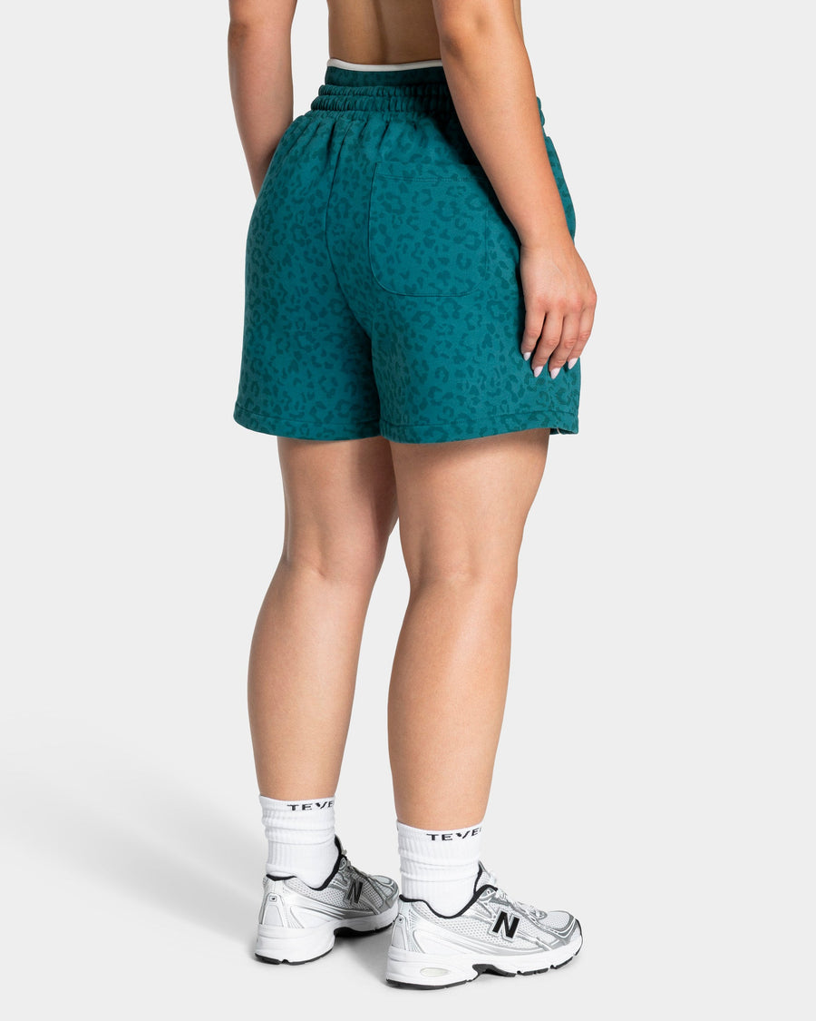 Contrastline Oversized Shorts "Leo Petrol"