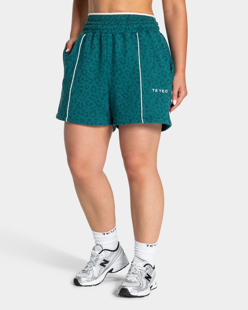 Contrastline Oversized Shorts "Leo Petrol"