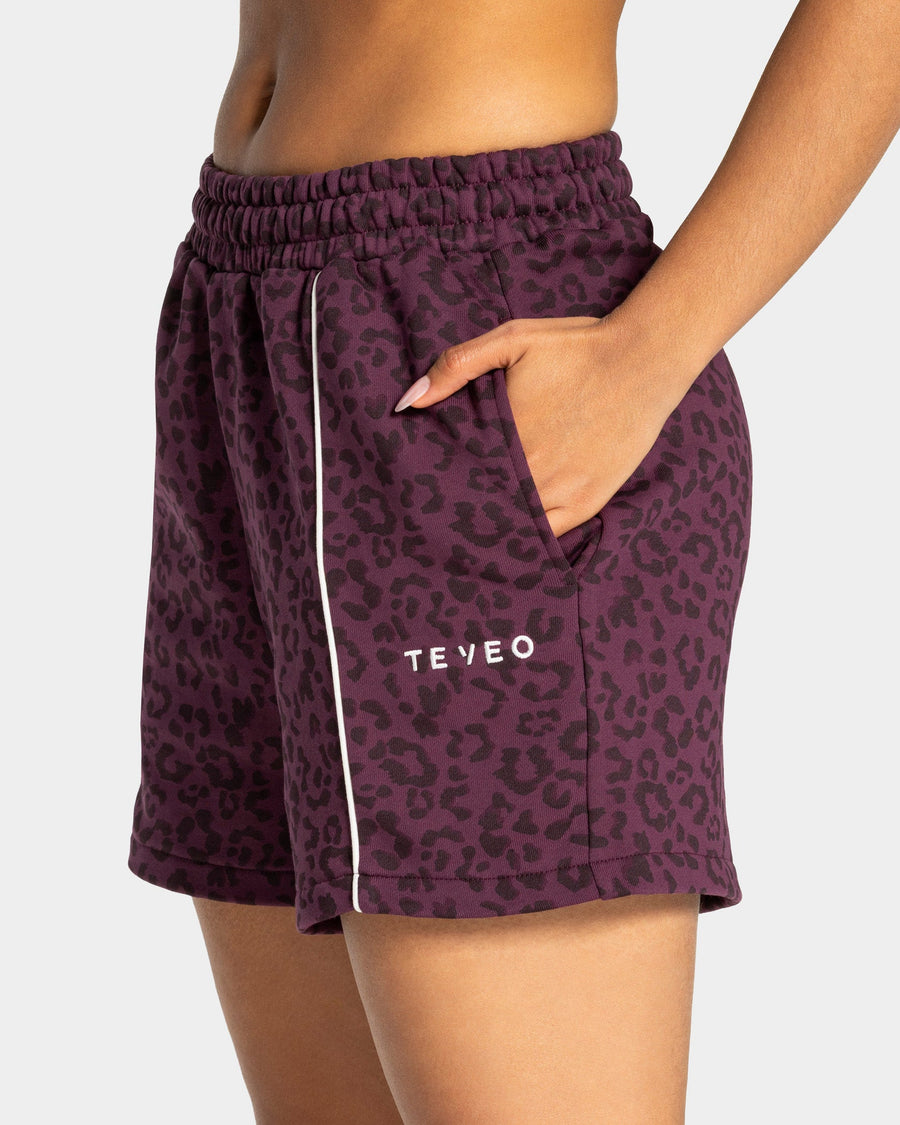 Contrastline Oversized Shorts "Leo Merlot"
