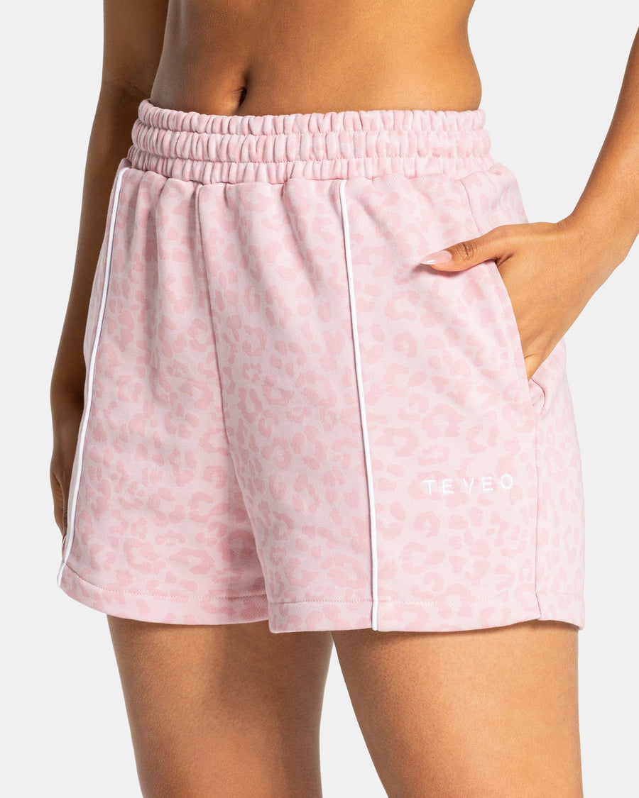 Contrastline Oversized Shorts "Leo Rosa"
