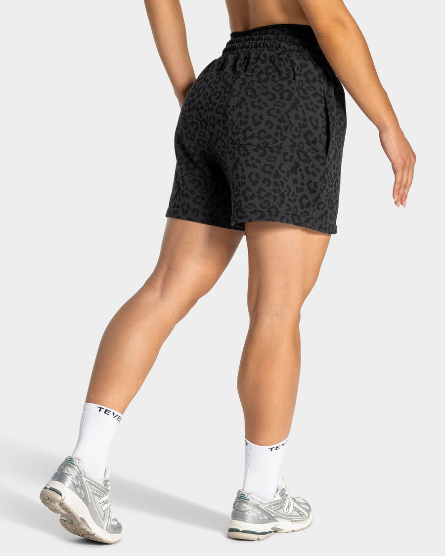 Contrastline Oversized Shorts "Leo Schwarz"