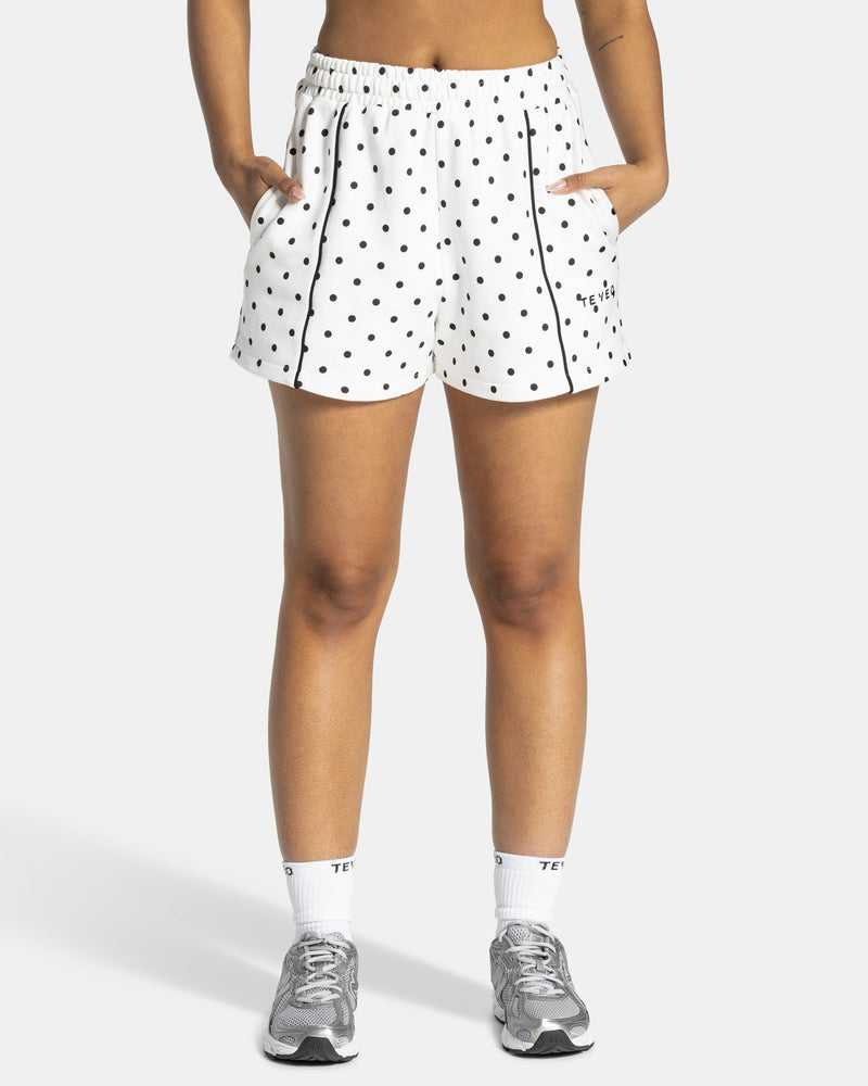 Contrastline Oversized Shorts "Polkadot Weiß"