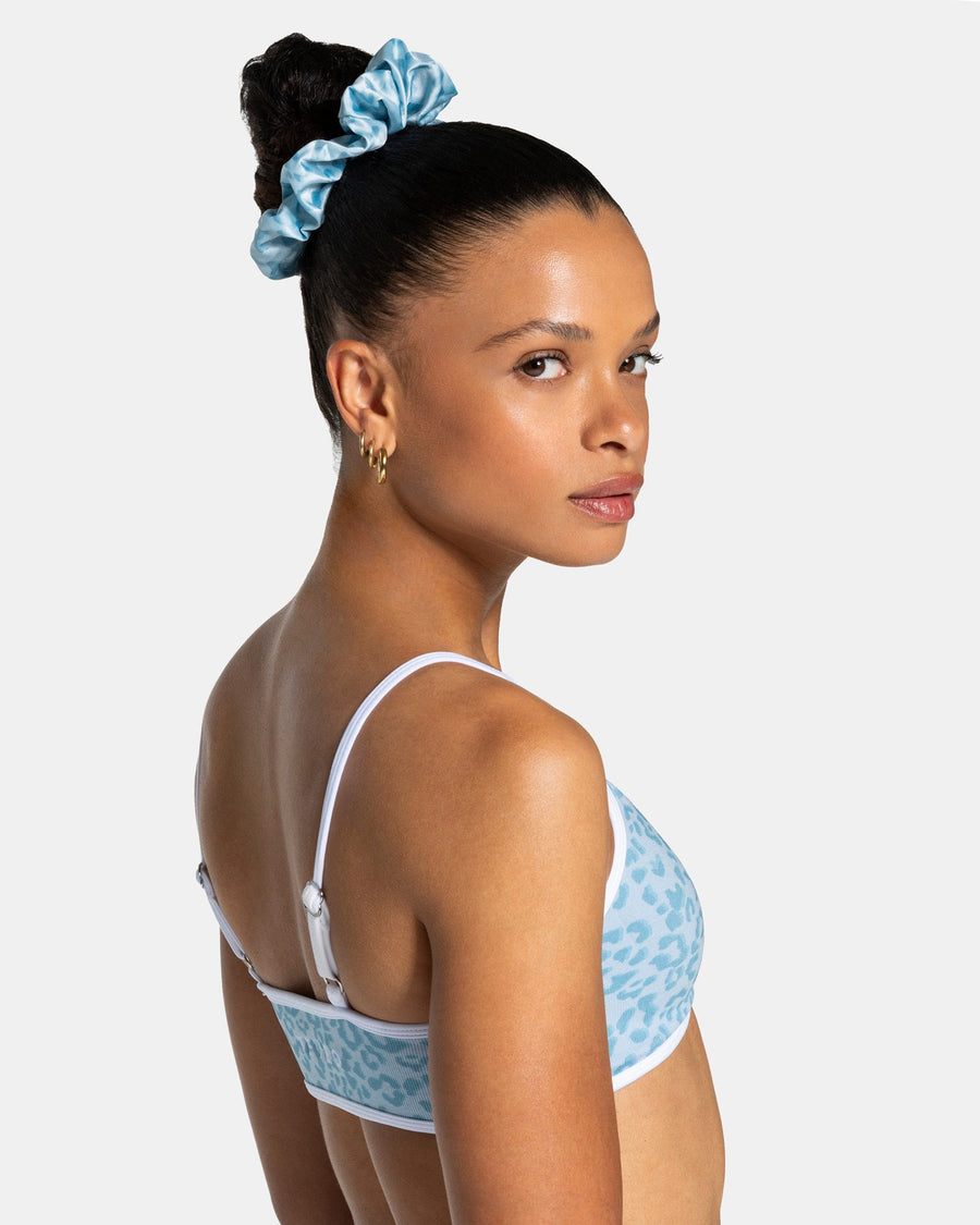 Contrastline Scrunchies (2er-Pack) "Leo - Babyblau"
