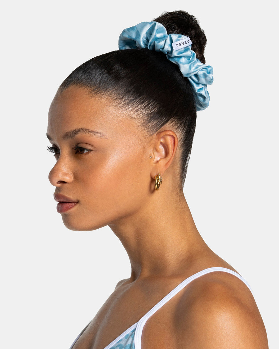 Contrastline Scrunchies (2er-Pack) "Leo - Babyblau"