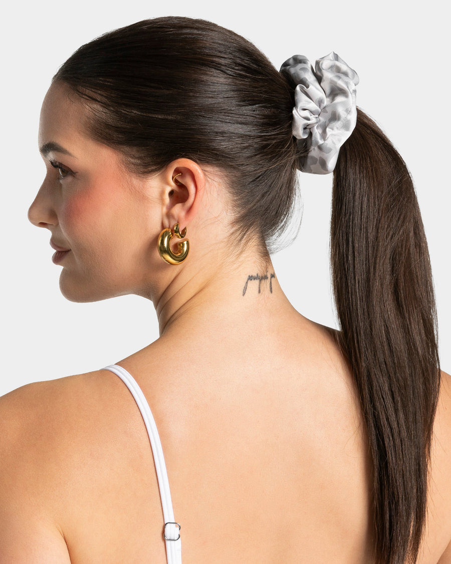 Contrastline Scrunchies (2er-Pack) ''Leo - Hellgrau''