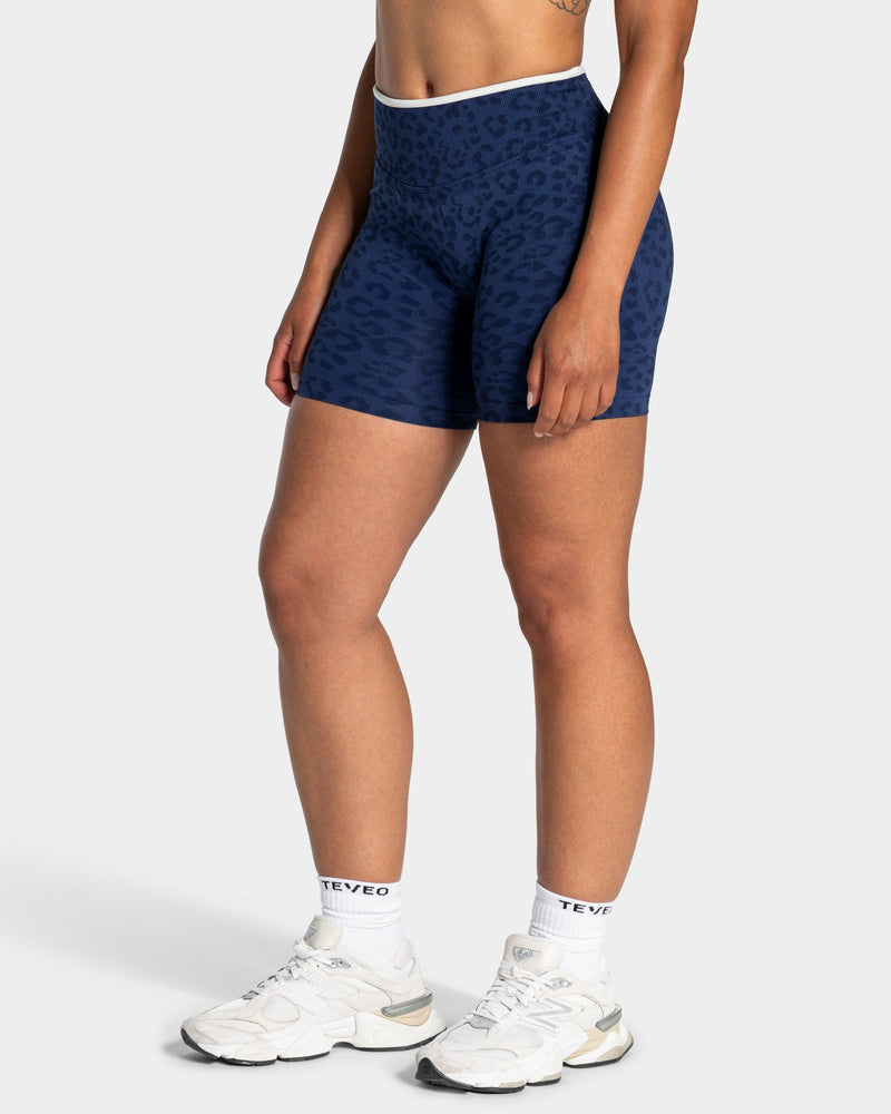 Contrastline Sculpt Scrunch Shorts "Leo Dunkelblau"