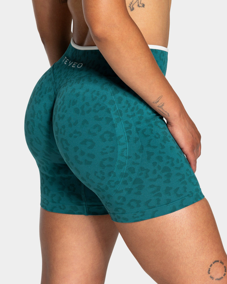 Contrastline Sculpt Scrunch Shorts "Leo Petrol"
