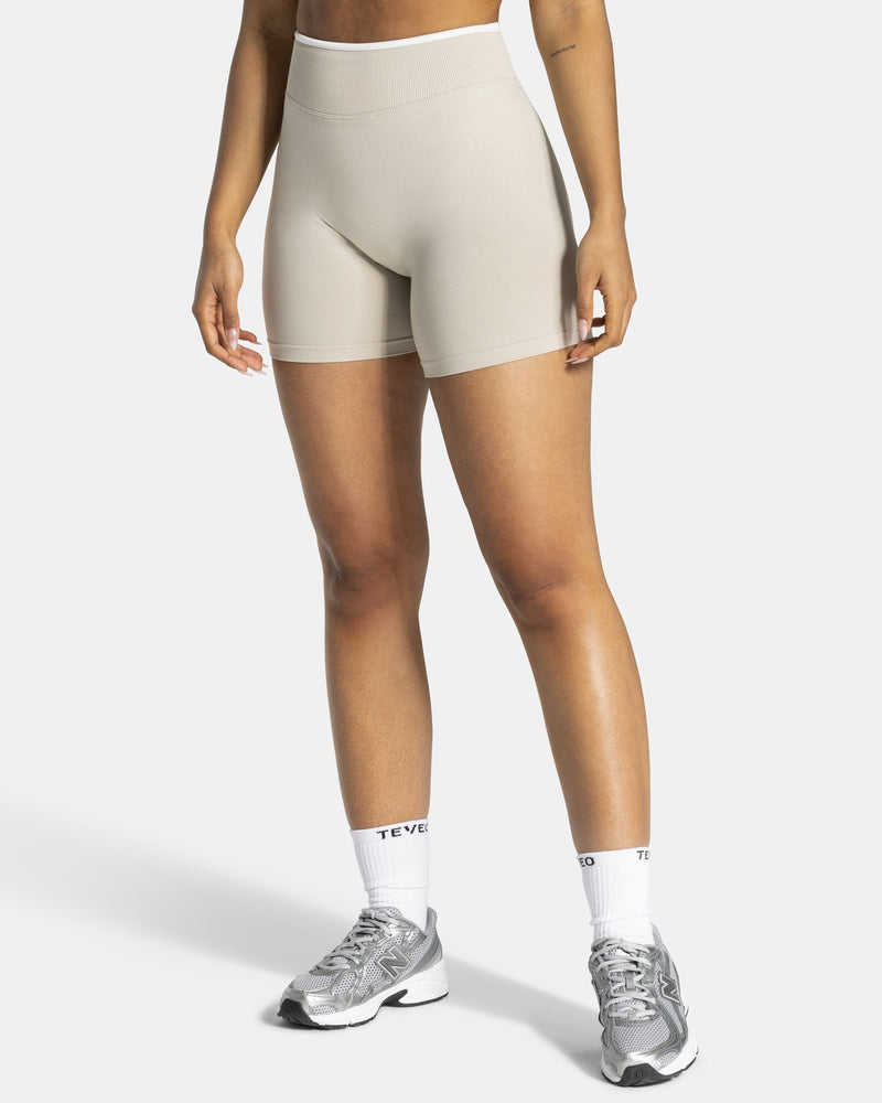 Contrastline Shorts "Cream"