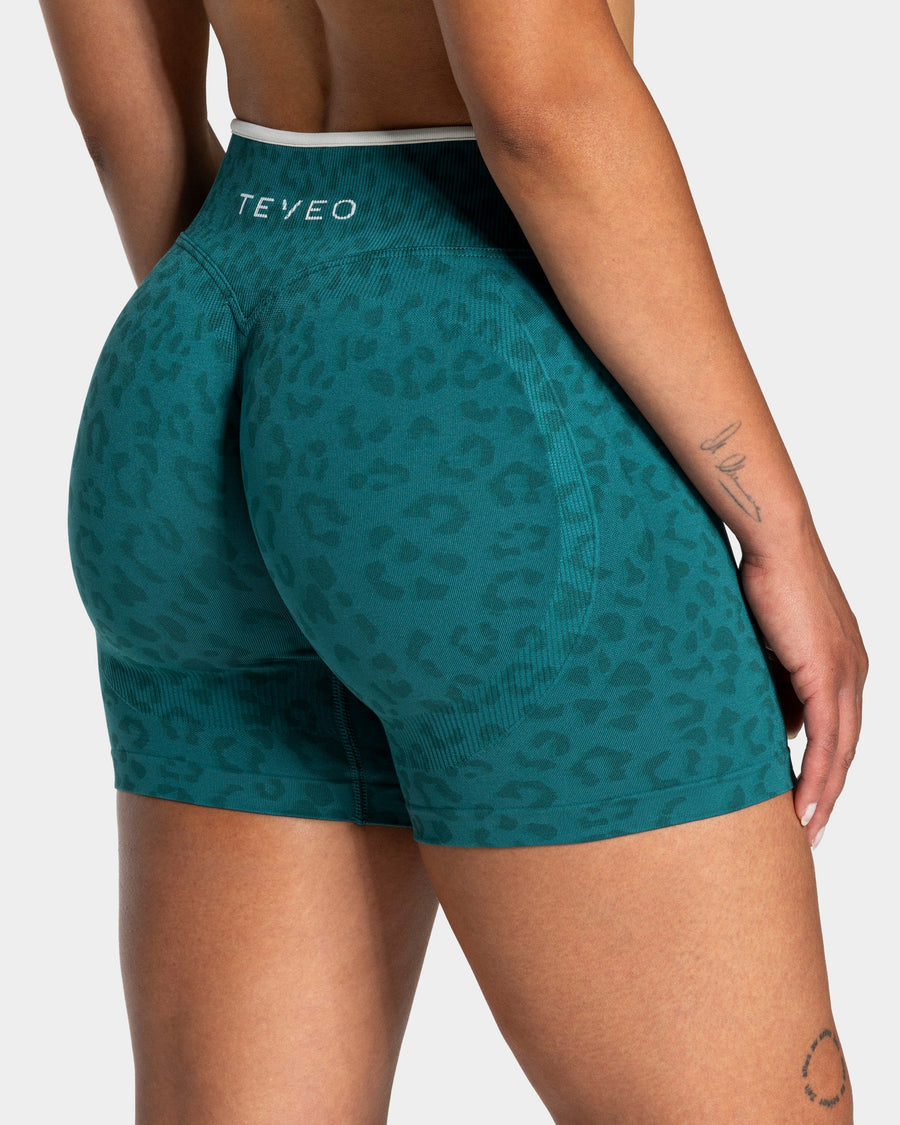 Contrastline Shorts "Leo Petrol"