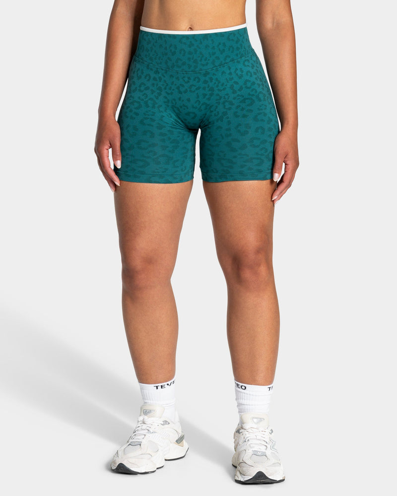 Contrastline Shorts "Leo Petrol"
