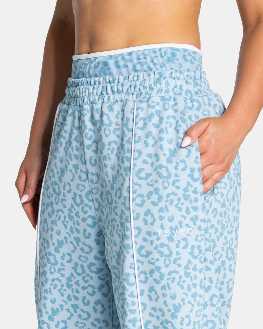 Contrastline Wide Leg Jogger "Leo Babyblau"