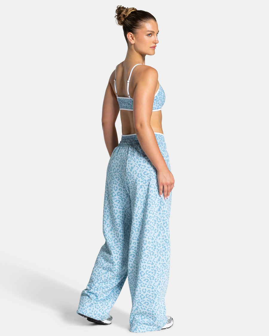 Contrastline Wide Leg Jogger "Leo Babyblau"