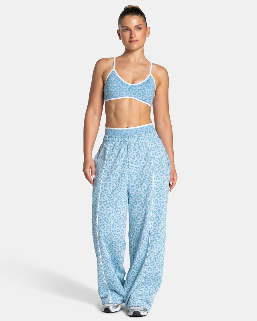 Contrastline Wide Leg Jogger "Leo Babyblau"