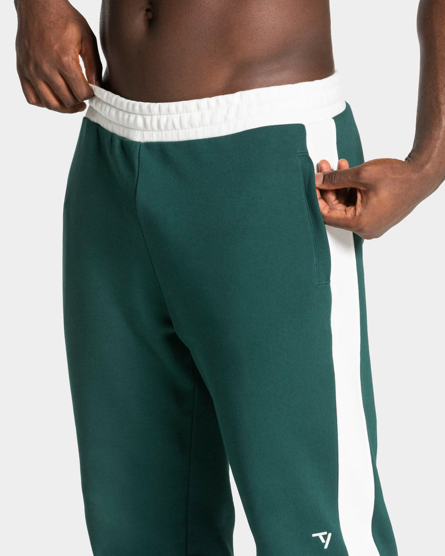 Football Straight Leg Jogger "Dunkelgrün"