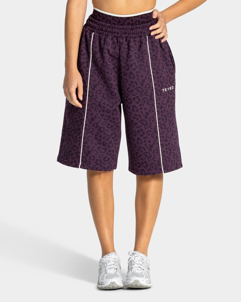 Contrastline Oversized Jorts "Leo Blackberry"