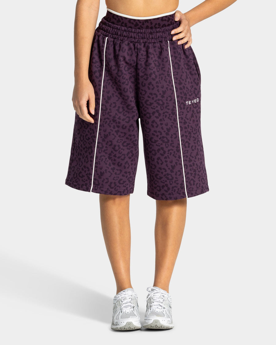 Contrastline Oversized Jorts "Leo Blackberry"
