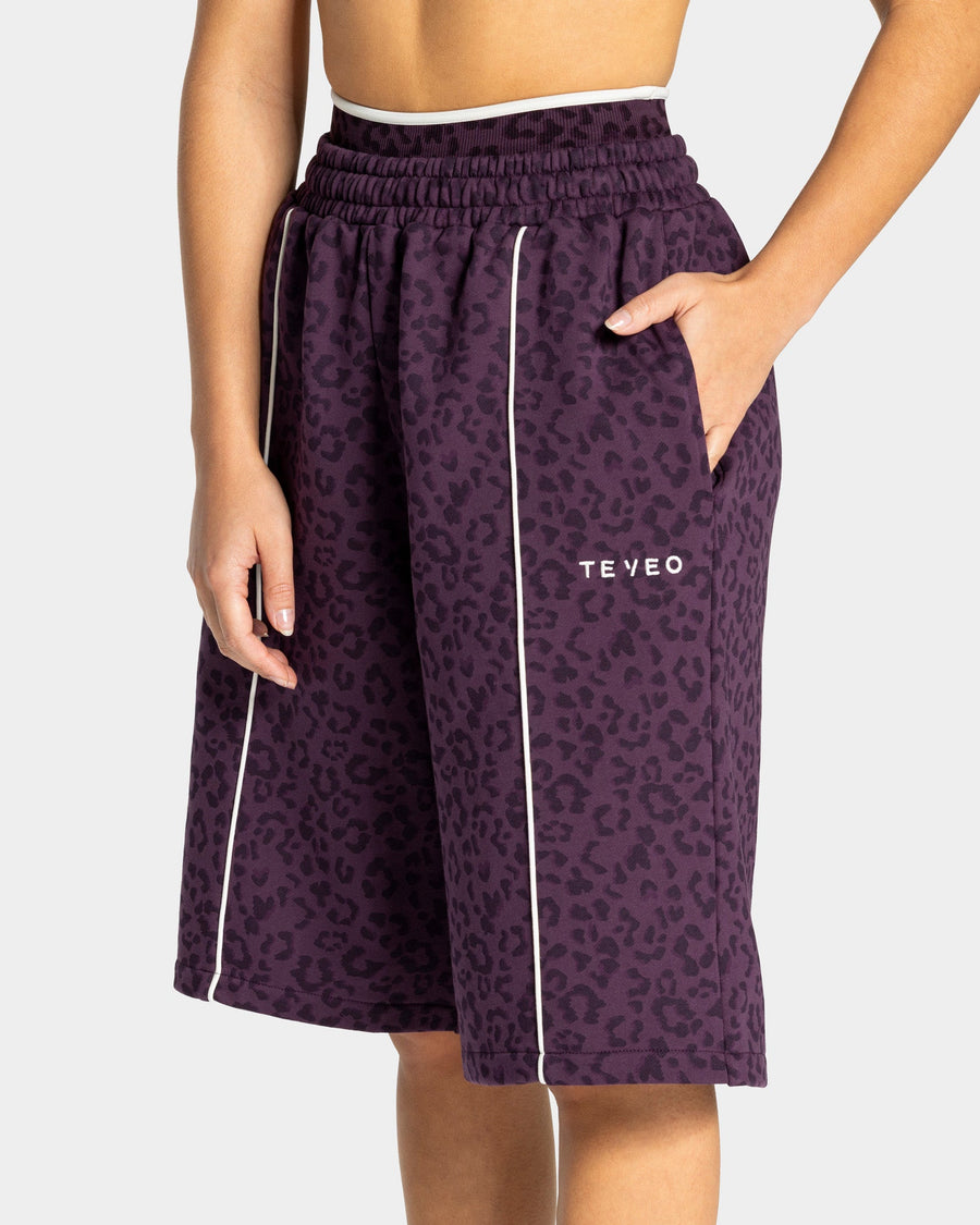 Contrastline Oversized Jorts "Leo Blackberry"