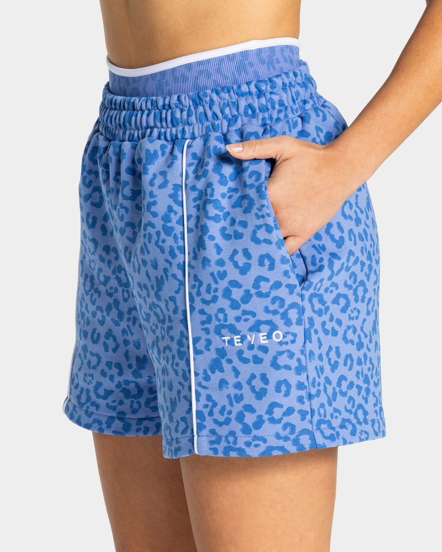 Contrastline Oversized Shorts "Leo Azure"