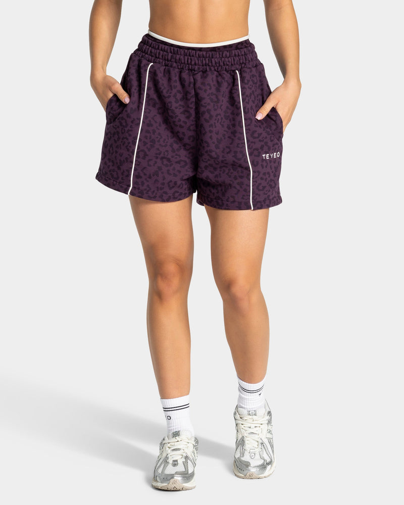 Contrastline Oversized Shorts "Leo Blackberry"