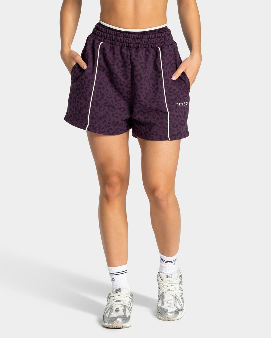 Contrastline Oversized Shorts "Leo Blackberry"