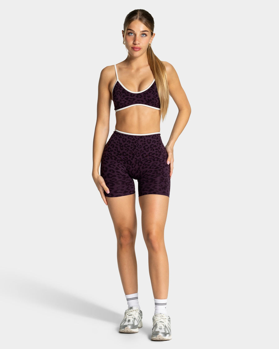 Contrastline Shorts "Leo Blackberry"