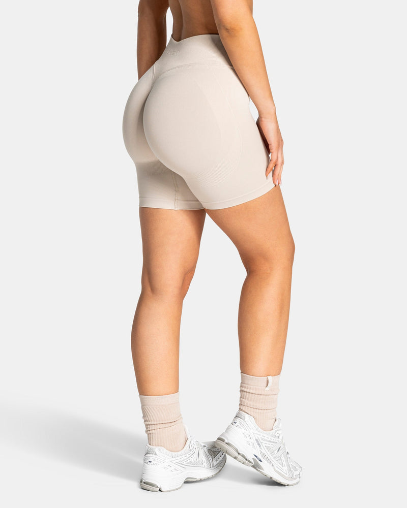 Lift Sculpt Scrunch Shorts "Cream"
