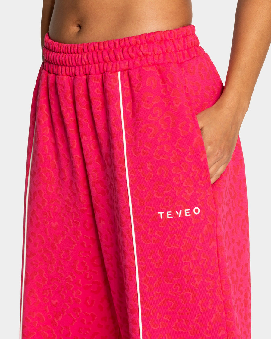 Contrastline Wide Leg Jogger "Leo Berry"