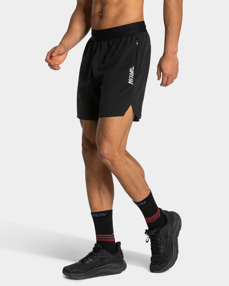 RUN Shorts 7 Inch "Schwarz"