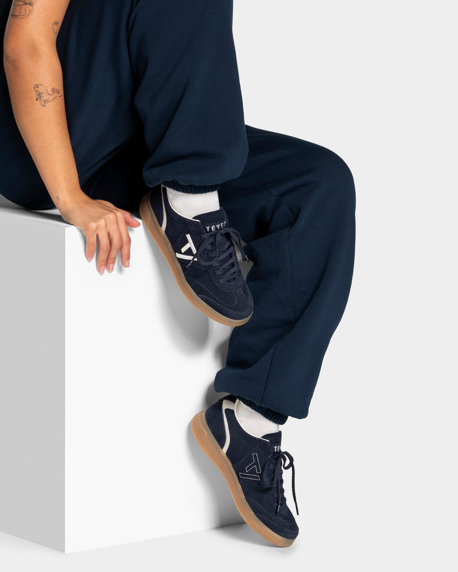 Classic Sneaker Women "Midnight - Off White"