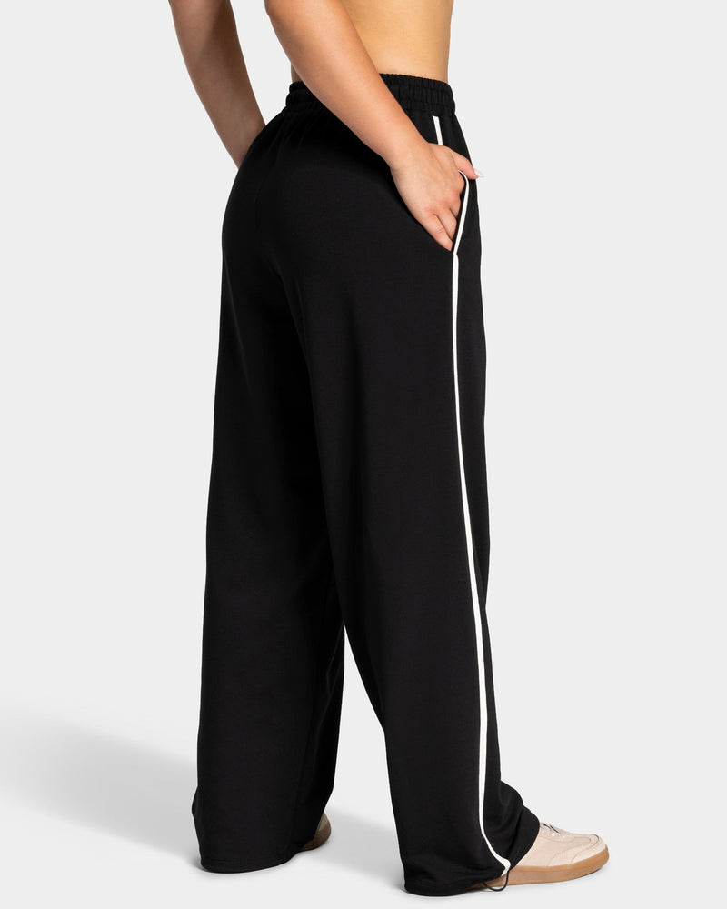 Soft Wide Leg Jogger Regular "Schwarz"