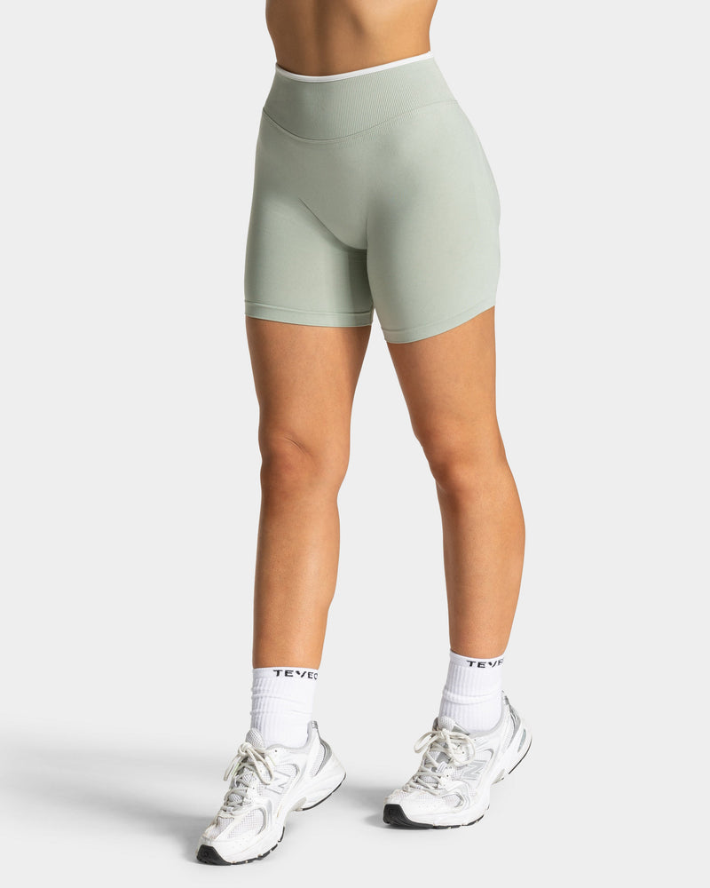 Contrastline Sculpt Scrunch Shorts "Pistachio"