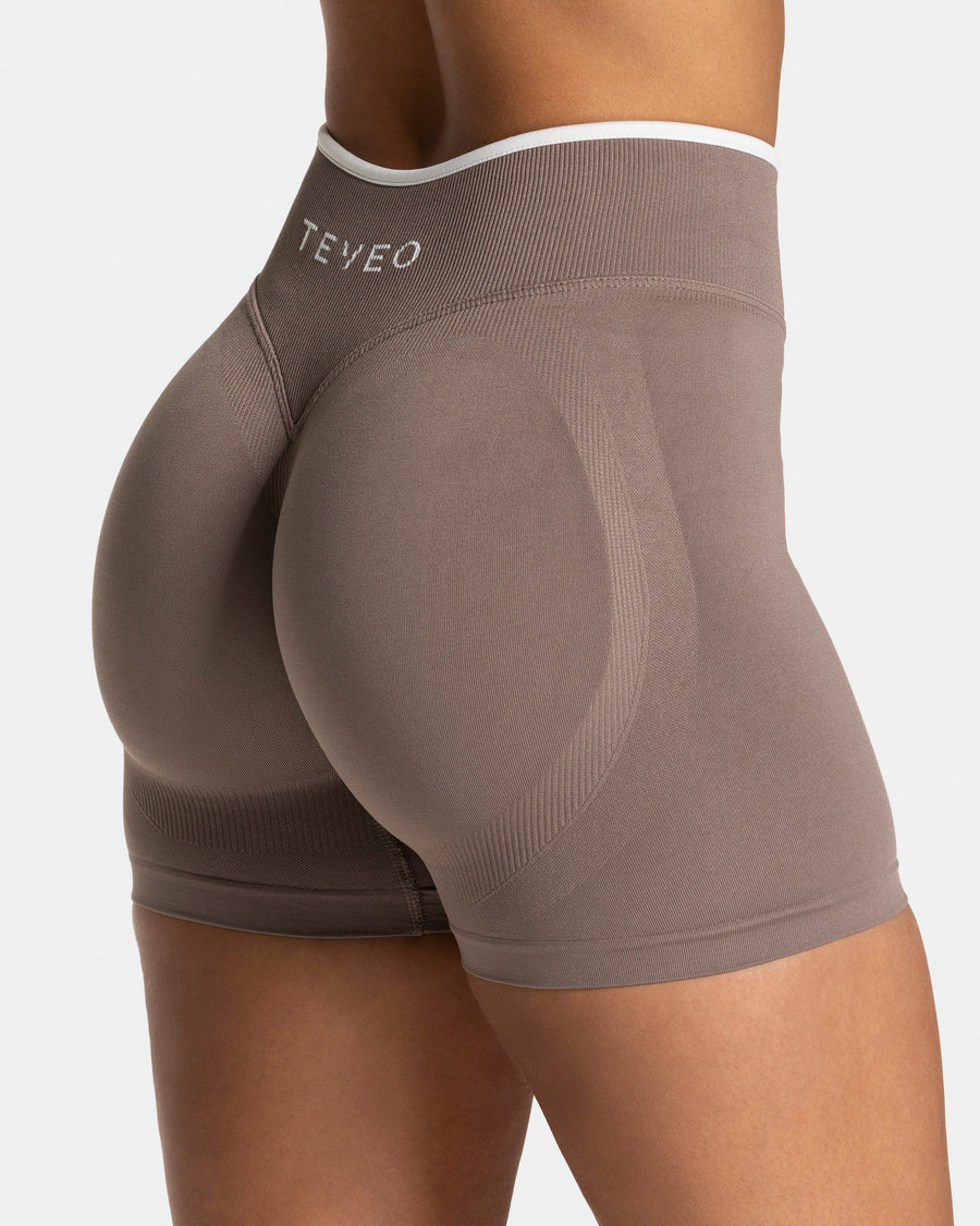Contrastline Sculpt Scrunch Shorts "Mokka"